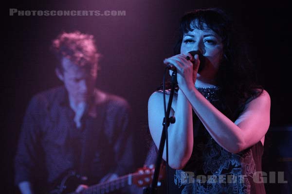 SONS AND DAUGHTERS - 2008-02-25 - PARIS - La Boule Noire - Adele Bethel - Scott Paterson